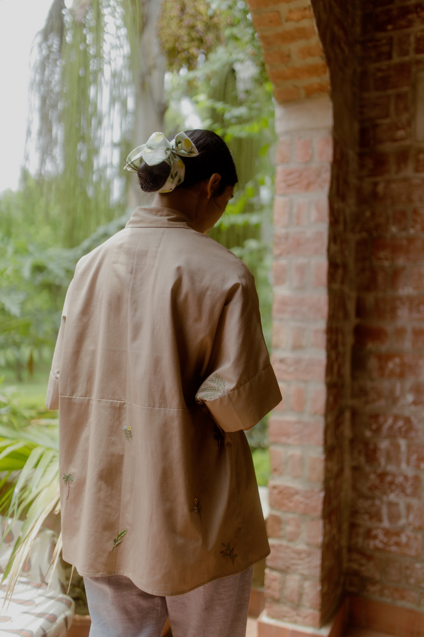 Sui | WILD HEART embroidered, herbal-dyed, classic, oversized organic cotton shirt (Flow edition) from Flow Winter Collection 2019