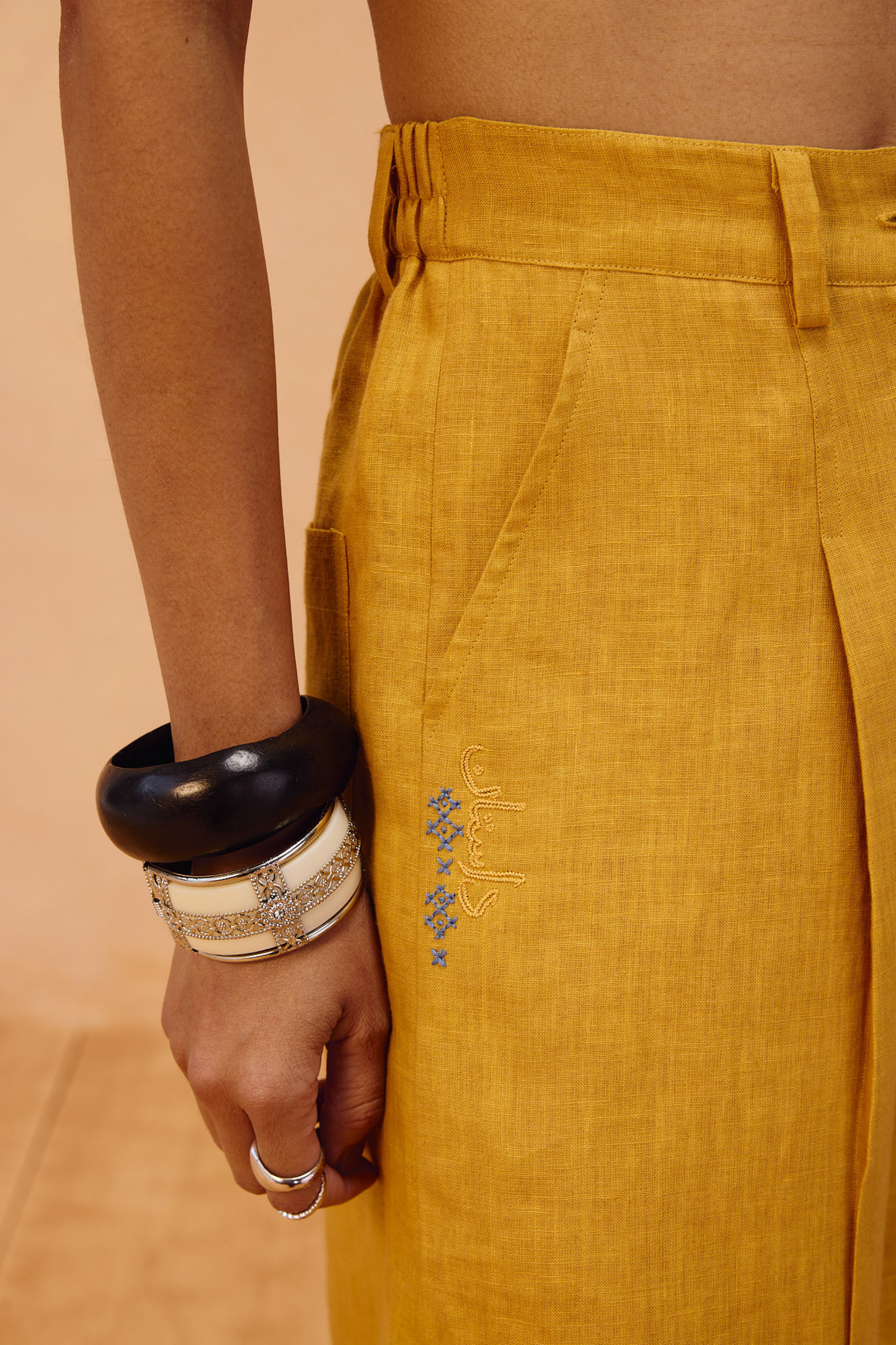 The Golden Linen Set