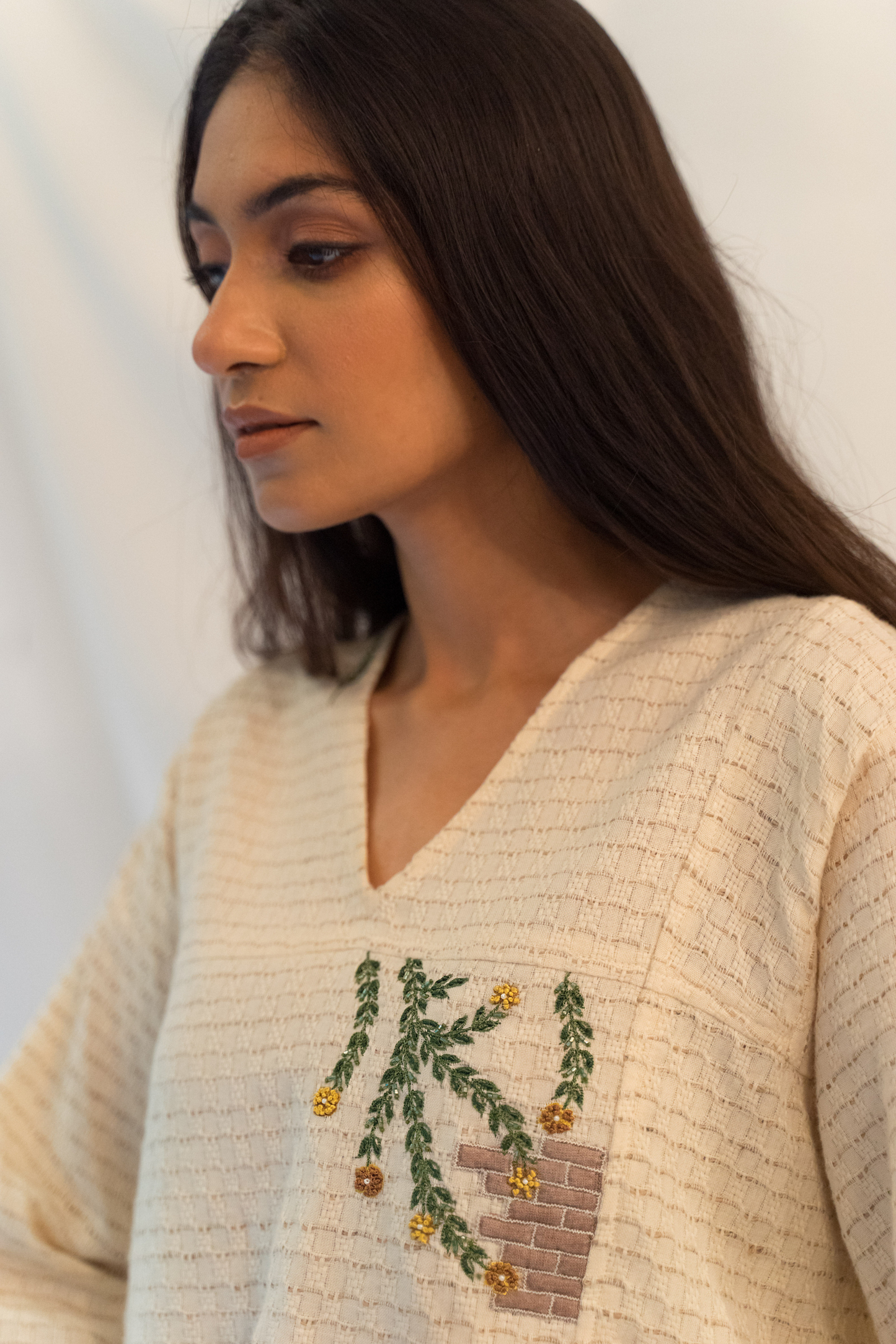Sui | THE FLOW knit crop top in hand-embroidered nettle and bamboo fabric from Flow Winter Collection 2019